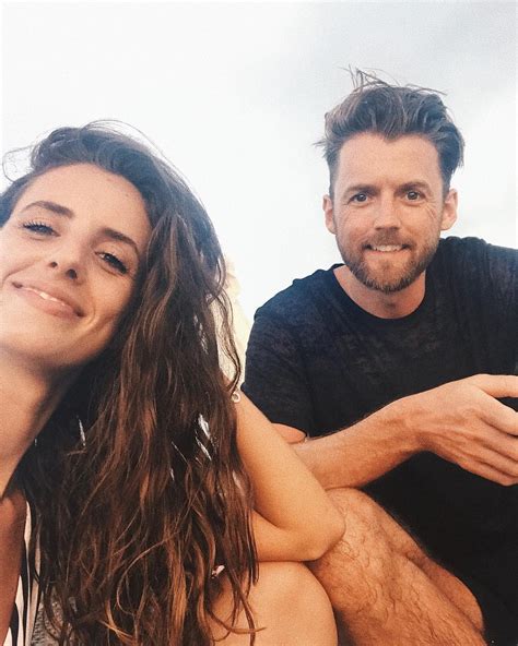 Actor, extra, model, tv presenter, radio presenter. Catarina Mira revela todos os pormenores do noivado!