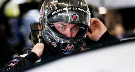 Kevin harvick (4) stands during a parade lap before a nascar cup series auto race on sunday, march 11, 2018, in avondale, ariz. Kevin Harvick Determined at Homestead-Miami | MRN