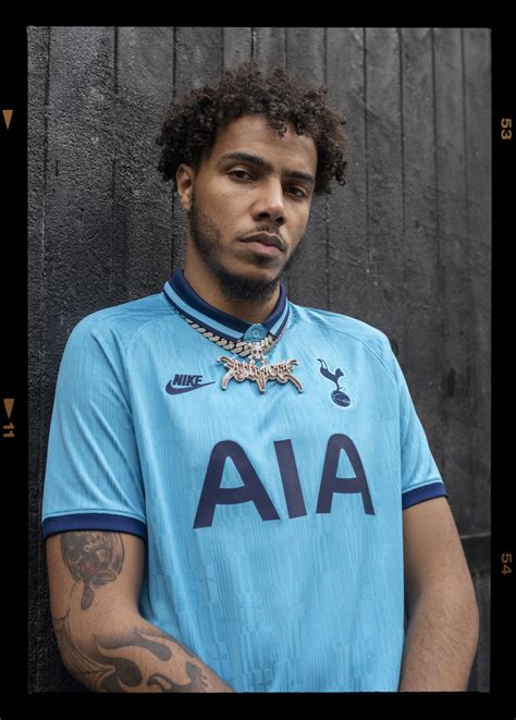 Welcome to the official tottenham hotspur website. Nike dévoile les nouveaux maillots Third "rétro" de ...