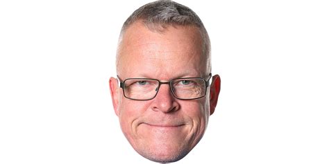 Jan olof janne andersson, född 29 september 1962 i sankt nikolai församling i halmstad, är en svensk fotbollstränare och tidigare fotbollsspelare, sedan augusti 2016 förbundskapten för sveriges herrlandslag i fotboll. Janne Andersson Maske aus Karton - Celebrity Cutouts