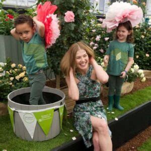 Moreover, both rosamund and chelsea are of the same height (approx.) and are the only children of their parents. Robie Uniacke Biography, Age, Wiki, Height, Weight ...
