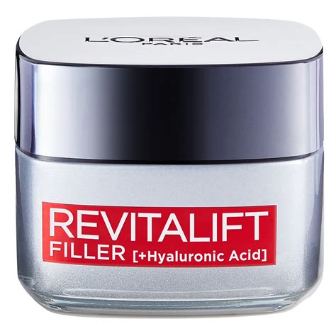 Used in the mornings, the serum instantly plumps up my complexion, so fine lines look less obvious, and my skin looks and feels calmer. L'Oreal Revitalift Filler + Hyaluronic Acid 50 ml. - Lyfja