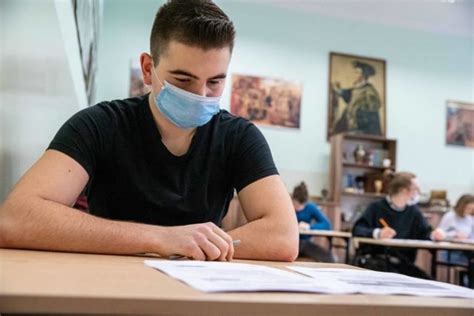 Próbna matura z matematyki 2021. Matura próbna z języka polskiego 2021 - arkusze CKE. Zobacz, jakie zadania pojawiły się na ...