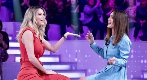 Diletta leotta è una delle presentatrici del festival di sanremo 2020, sul palco dell'ariston affianca il direttore. Verissimo, Diletta Leotta e quella robina sul corpo che ha ...