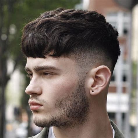 13 best hairstyles for round faces men ideas round face men hairstyles for round faces haircuts for men from i.pinimg.com. Best Slope Haircut Men's Raund Face Shep - 12 Best ...
