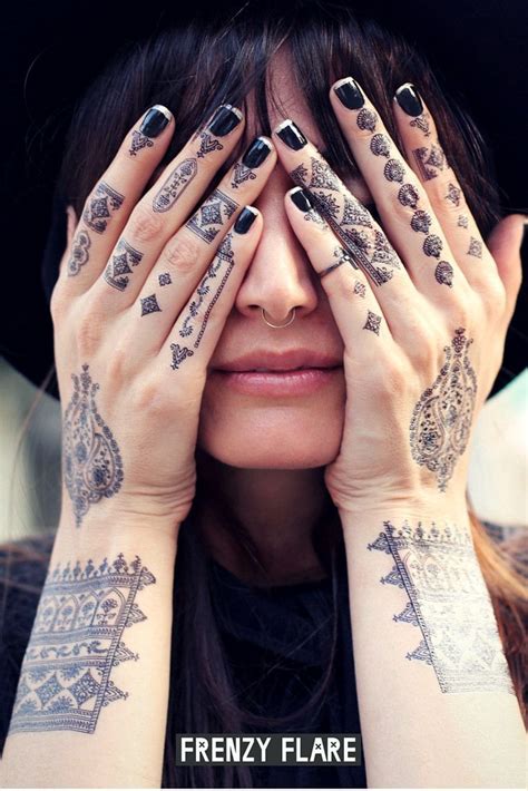 A large batch of henna powder (about 100g) would require about 30ml of pure essential oil (such as eucalyptus), 1/2 cup of lemon juice (mixes better when the. Black henna temporary tattoo. Mehndi | Finger tattoos ...