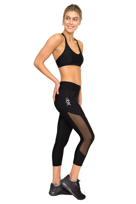 Dress for you, not for anyone else. Annie Murphy Yoga Pants : Star Tracks Friday March 26 2021 ...