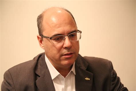 O governador do rio afirma que as acusações que estão sendo feitas contra ele são edmar teria se comprometendo a apresentar provas que envolveriam wilson witzel no suposto esquema de fraudes na pasta. Witzel determina apoio da Polícia aos municípios que ...