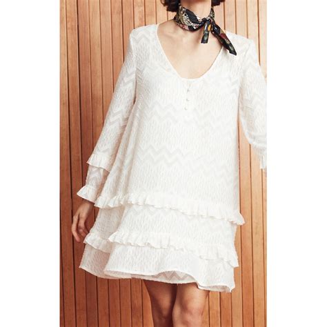 Robe avec volants, col bardot, noire avec fleurs multicolores. Amenapih Robe courte ivoire Mimoza