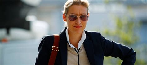 Ihre partnerin unterstütze sie voll und ganz. Alice Weidel mit Coming Out auf AfD-Wahlkampfbühne