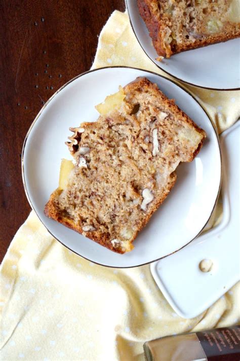 I'm a sucker for homemade banana bread, but i like it super moist! vegan hummingbird bread {banana, pineapple & pecan} | The ...