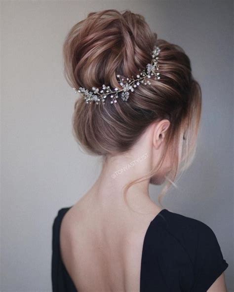 36 super idées pour les cheveux longs brunette idées coiffures de mariage. Coiffure mariage cheveux mi-longs ou une allure ...