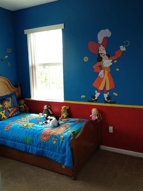 Let's see an example in this program on how to pirate often decorating a bedroom or a children's room is often complicated, especially if we look for original ideas. Jake and the neverland pirate bedroom | Pirate kids room ...