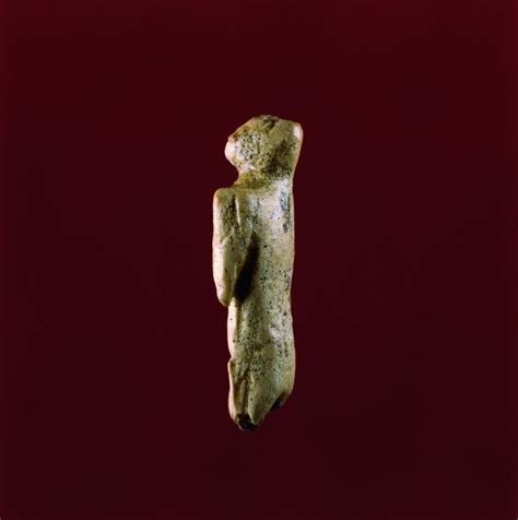 The löwenmensch figurine or lion man of the hohlenstein stadel is a early prehistoric sculpture. Kleiner Löwenmensch — Landesbildungsserver Baden-Württemberg
