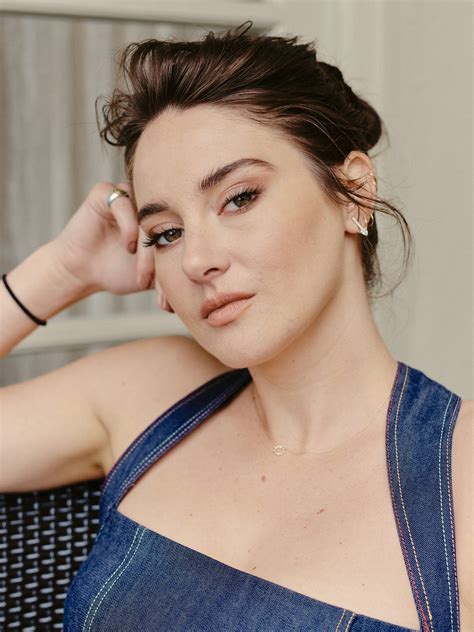 Browse 16,511 shailene woodley stock photos and images available, or start a new search to. Shailene Woodley Finally Knows What She Wants Again - The ...