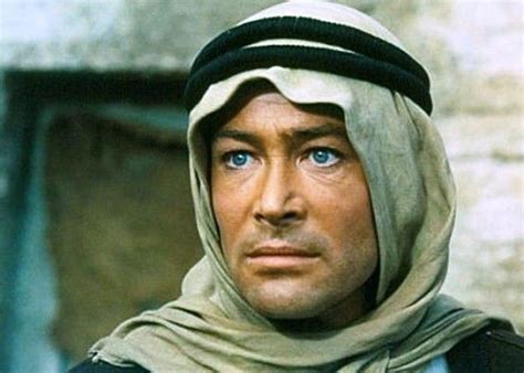 Peter o'toole as lawrence of arabia. Peter O'Toole Lawrence of Arabia | Carteles de película ...