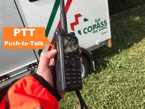 It commonly consists of a magnetized needle or other element, such as a compass card or compass rose. PTT (push-to-talk) impariamo ad usarlo! » Copass Onlus