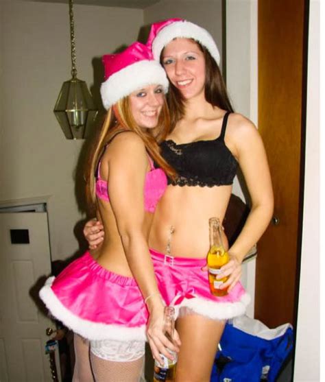 I knew a few verses. Drunk Girls Get Crazy At Christmas Parties (60 pics)