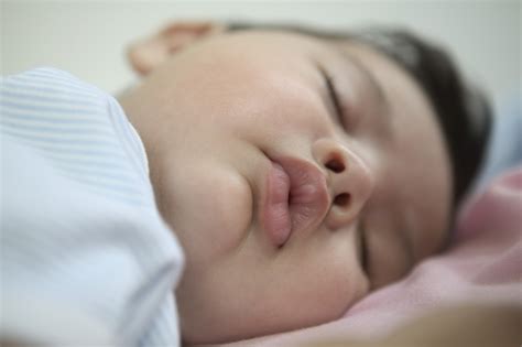 What Is the Best Way to Put Your Baby to Sleep to Prevent SIDS? | Healthfully