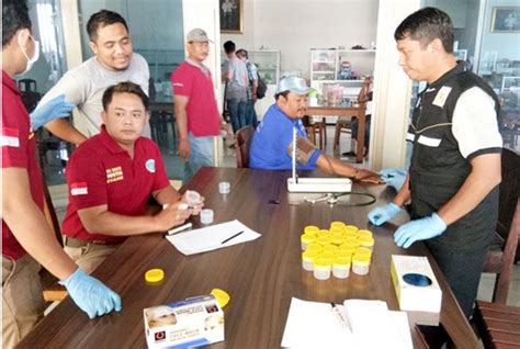 Sebanyak 100 sopir bus antar kota antar provinsi akap dan sopir antar kota dalam propinsi akdp menjalani rapid test di terminal raja basa bandar lampung dan bersyukur hingga terselesaikannya kegiatan tersebut tidak ada supir,kernet ataupun masyarakat yang menjalani tes nonreaktif covid 19. Loker Sopir Dan Kernet Bus : Agustuanto menjelaskan ...