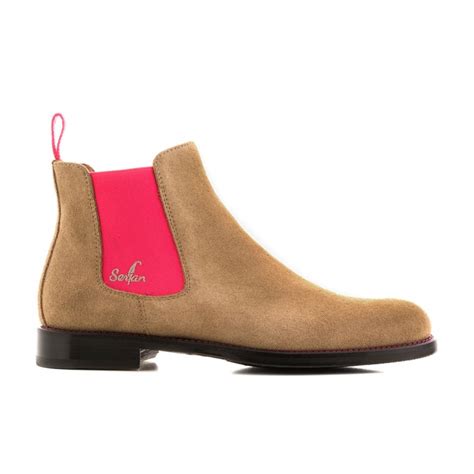 Slip into suede boots that look ultra stylish or don a suave look in a pair of. Serfan Chelsea Boot Damen Wildleder Beige Pink