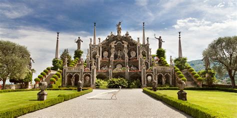 Raggiungere l'isola bella del lago maggiore non è difficile, bisogna però sapere che può essere fatto solo in un certo periodo dell'anno ed è necessaria la prenotazione per la visita guidata. Isola bella lago maggiore. WordPress › Installation