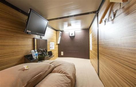 Capsule hotel block room is located in tokyo's akabane neighborhood. Capsule Hotel Anshin Oyado Premier Tokyo Shinjuku in Tokio - HOTEL DE