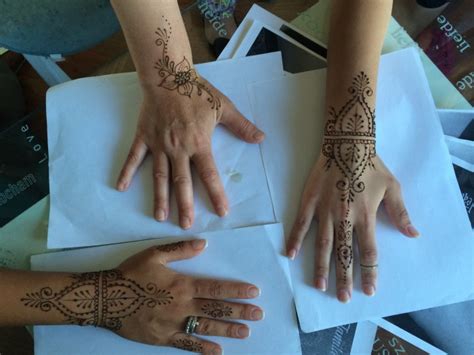 Die vielen facetten, welche dir durch henna tattoos geboten werden, sind einfach unendlich! TRADITIONAL TURKISH STYLE HENNA TATTOO IN ISTANBUL ...