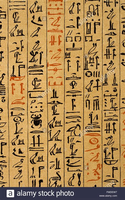 Dies ist ein angebot für einen privaten hieroglyphenkurs! Lithographie von ägyptischen Hieroglyphen auf papyrus Stockfoto, Bild: 98642019 - Alamy