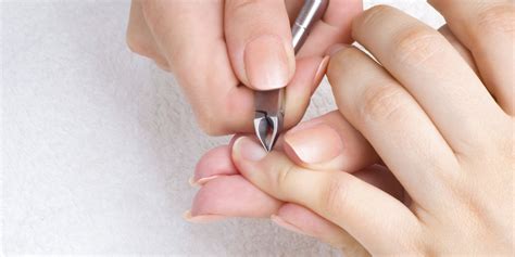 The closer you cut to the base of the hangnail, the less likely your hangnail will get caught on things like clothing. A How-To Guide To Treating Those Annoying Hangnails | HuffPost