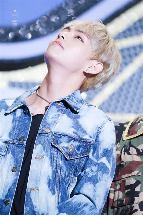 Foto bts, bts taehyung, bts bangtan boy, bts memes, kpop, bts group photos, les bts, k wallpaper, bts backgrounds. Gambar yang terpasang | Taehyung, Kim taehyung, Korean music