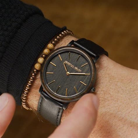 Created by fitnessdreama community for 3 years. Ebony Gold Minimalist 40mm | Gold, Ebony, Quartz movement