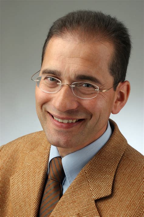 Locations in the production of active pharmaceutical ingredients (apis), intermediates and finished dosage forms, siegfried counts on a global network of eleven sites in. Uni Kiel | Gerhard Fouquet zum Präsidenten der Kieler ...
