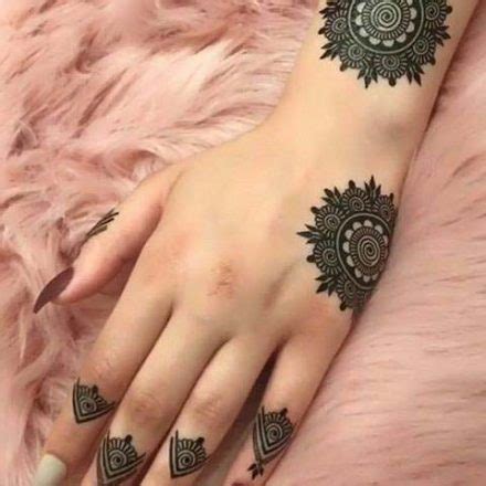 Save these latest bridal mehandi designs photos to try on your hands in this wedding season. Khafif Mehandi Design Patches - Mehndi Designs Patches ...