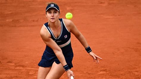 The celebrations, the jumping, the hugs and smiles told the story. 442 | Nadia Podoroska se metió en semifinales de Roland Garros