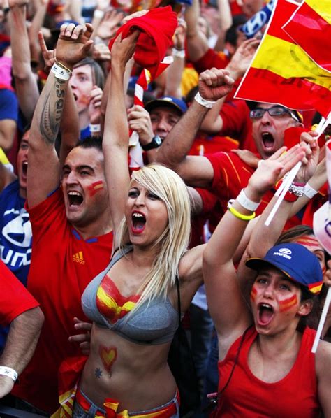 Follow the euros on the go. ΙΣΠΑΝΙΑ - ΙΤΑΛΙΑ Euro 2012 ΦΩΤΟΓΡΑΦΙΕΣ | ultragreek.blogspot