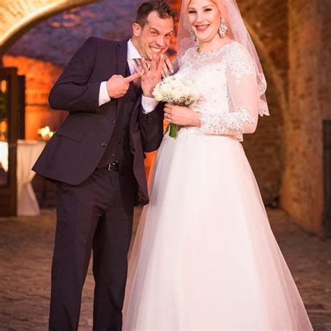 Nach dem gesuchten produktbild zu hochzeitskleid konnten wir die folgenden treffer finden. Pin auf Wedding Dresses worn on TV