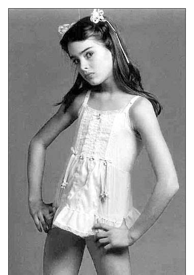 And the former child actress looked proud. Brooke Shields -- The Kobal Collection | Poses para chicas ...