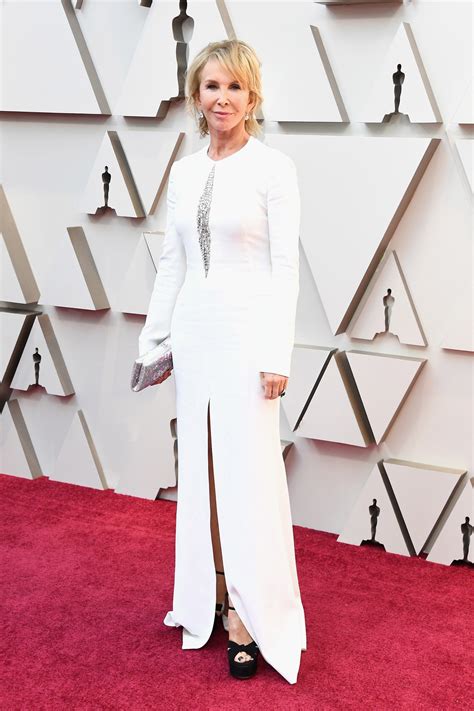 Das offizielle oscars roter teppich, der nicht über den roten teppich berichtet, sondern über den roten teppich, hatte keinen kommentar. Oscars 2019 - die Looks vom roten Teppich | Outfit, Roter ...