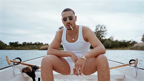 #apache 207 #apache #sag mir wer #lebensinhalt #liebe #family #love #familie #apache 207 sag #von wem oder was wollt ihr gifs? Apache 207 - Bläulich (Instrumental) (Reprod. by ...