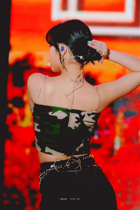 Check out all her tattoos here, some of them might. offonoff on Twitter: "201031 🔥🔥🔥🔥 #여자아이들 #G_I_DLE #수진 ...