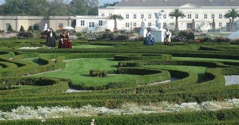 Der große garten aus der luft gesehen (die blickrichtung ist genau entgegengesetzt zum vogelschauplan) der große garten im hannoverschen stadtteil herrenhausen zählt zu den. Großer Garten und glitzernde Grotte - Stattreisen Hannover