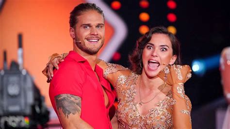 Rúrik gíslason gewinnt die 14. Rurik Gislason Jugador Islandia - "Let's Dance"-Hottie ...