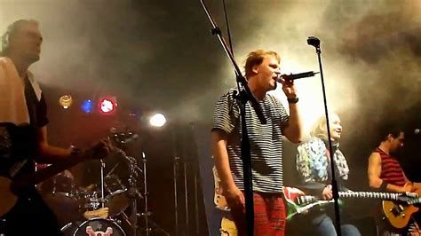 Zu spät (zu spät), zu spät (zu spät), zu spät (zu spät), doch dann ist es zu spät, zu spät (zu spät), zu spät (zu. Die Toten Ärzte - Zu Spät Live @ LA SOL Wunstorf 17.07 ...