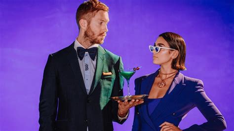 A header image on harris' facebook page from march 20, 2018 revealed that the song was forthcoming when the qr code in the image was scanned. Calvin Harris estrena el videoclip de One Kiss con Dua ...