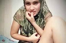 arab bugil jilbab muda kurdish melayu tudung tante ria exhibitionist posing
