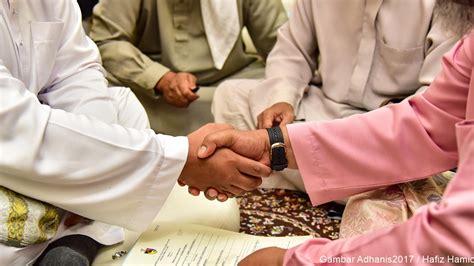 Dalam pandangan islam, cerai adalah perbuatan yang tidak disenangi allah, tetapi diperbolehkan. Bilangan perceraian naik, tapi perkahwinan turun - Ketua ...