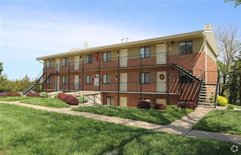 After all, everyone deserves a home they love. Crestwood - 701 Crestwood Dr Apartments - Manhattan, KS ...