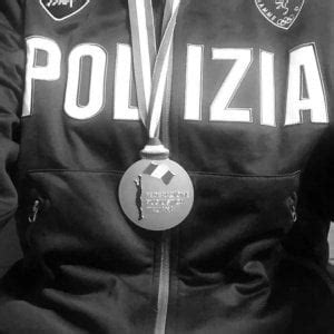 La boxeuse campana, impegnata a parigi nel torneo di qualificazione dei giochi giapponesi, domina il match, valido come quarto di finale. Boxe femminile, Irma Testa campionessa d'Italia: è la ...