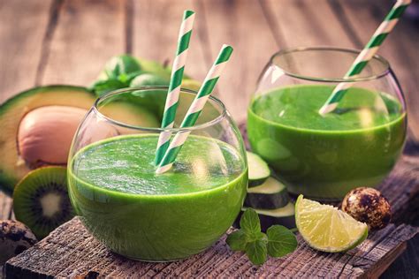 Importante è lasciar macerare bene per avere un gusto concentrato. Idratazione: smoothies, estratti e acque aromatizzate ...